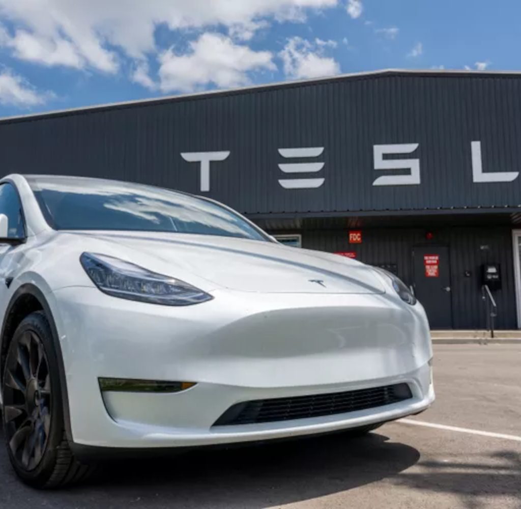 Tesla Improves Charging Efficiency with Temperature-Aware Battery System