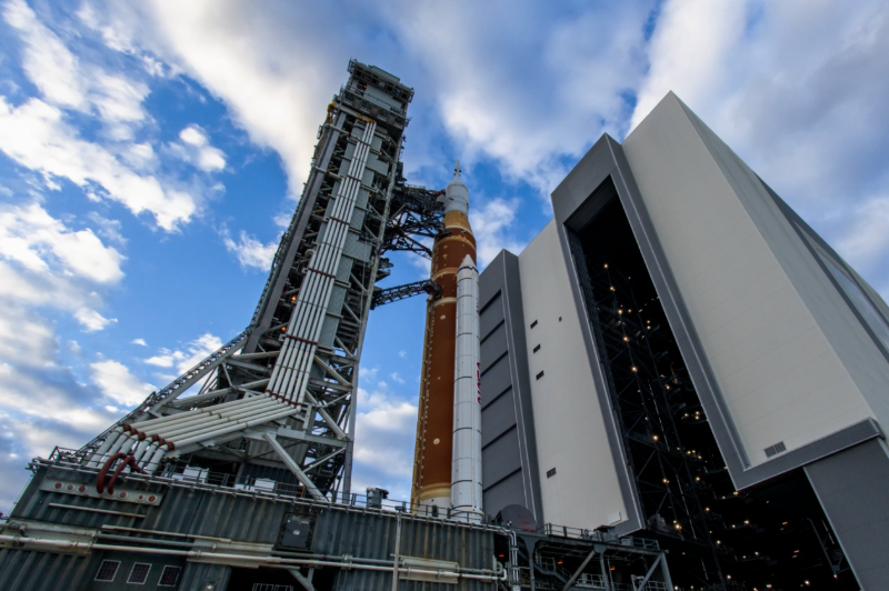 ESA Showcases Artemis II Moon Rocket Rollout in New Time-lapse
